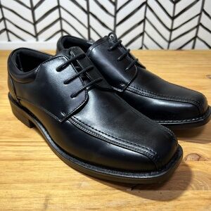 Bruno Marc Kids Black Oxfords size 5